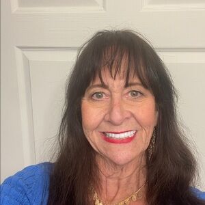 Meet your Posher, Debbie